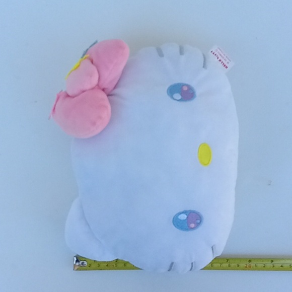 Hello Kitty Plush - Picture 14 of 16